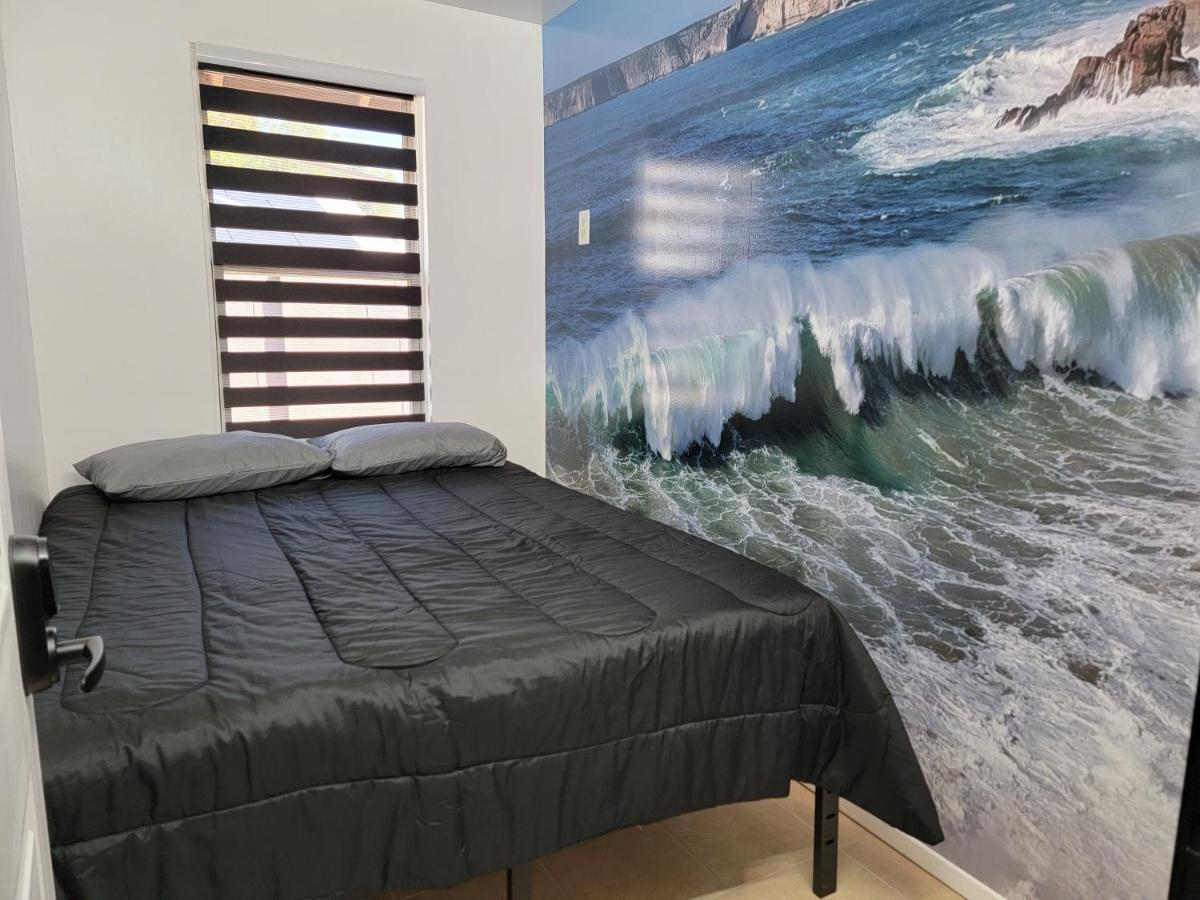 Orangewood & 51Ave Homestay - Not A Hotel 글렌데일 외부 사진