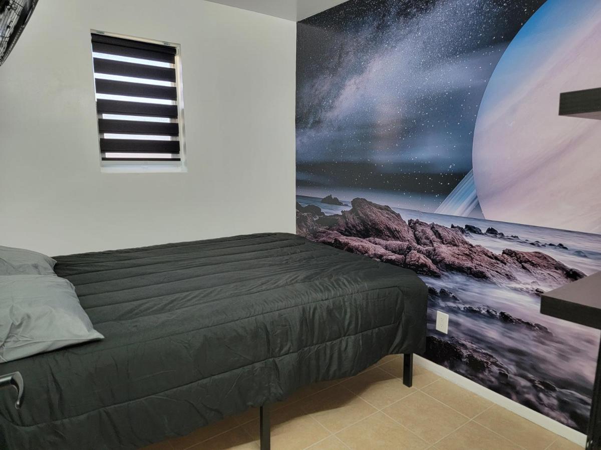 Orangewood & 51Ave Homestay - Not A Hotel 글렌데일 외부 사진