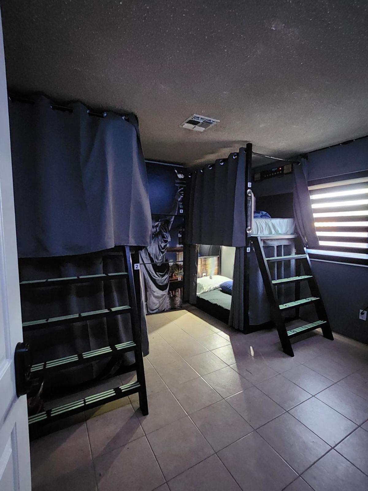 Orangewood & 51Ave Homestay - Not A Hotel 글렌데일 외부 사진